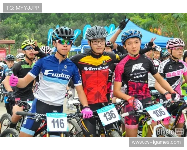 赛道试骑活动组织，选手提前熟悉路线特点与技术难点